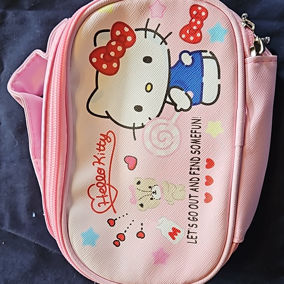 Sanrio Hello Kitty bundle standing mirror, make-up case, Keychain, &  figure NWT - Picture 2 of 9